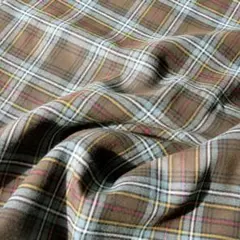 0187A　ウール100％のタータンチエック柄 巾150 cm X 100 cm