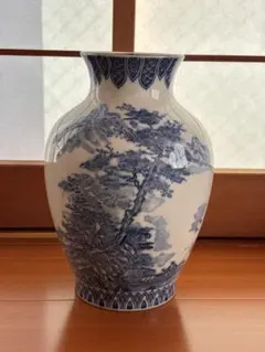 青白磁風景花瓶
