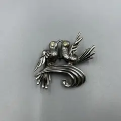 241 ヴィンテージ 鳥のブローチ シルバー調