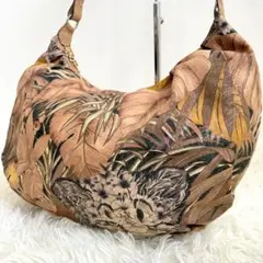 美品　サルヴァトーレフェラガモ　アニマル柄　クロスボディバッグ　レザー FERRAGAMO サルヴァトーレ フェラガモ Salvatore Ferragamo
