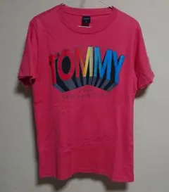 TOMMY Tシャツ ピンク カラフルロゴ