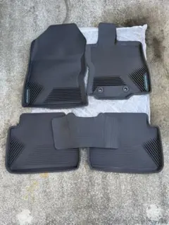 新車出しSUBARUスバル SK系フォレスター 純正フロアマット 1台分セット 