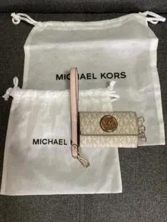 MICHAEL KORS ロゴ入りキーケース