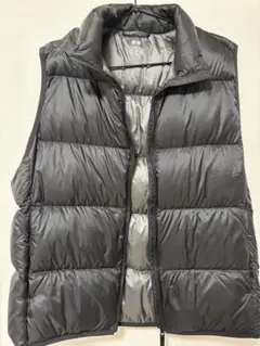 UNIQLO ULTRA LIGHT DOWN 黒ダウンベスト