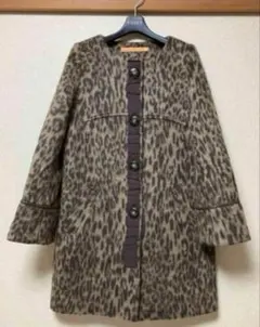 ヘレンチア　ノーカラージャケット　レオパード柄
