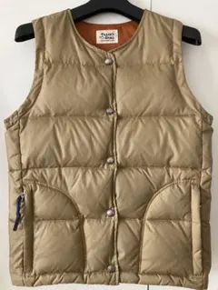 FREAK'S STORE ベージュ ノーカラーダウンベスト　F