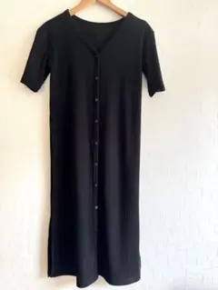 GU ブラックリブ編みVネックロングワンピース ジレ　半袖ワンピース
