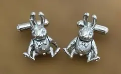 美品　値下げ　手足が動く可愛いうさぎのカフスボタン