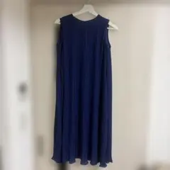 【値下げ】MICHEL KLEIN プリーツ青ワンピースのサムネイル