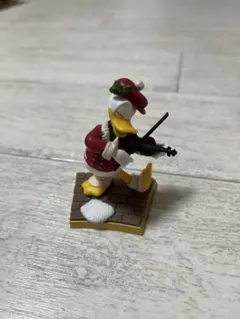 ディズニー クリスマス 2023 ミニチュアフィギュアコレクション ドナルド