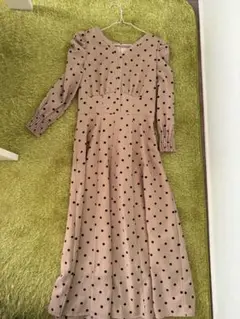 noela ベージュ ドット柄 ワンピース