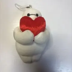 ハート抱きベイマックス ぬいぐるみキーホルダーのサムネイル