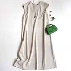 美品 ミズイロインド ノースリーブAラインワンピース 微光沢 バックボタン 近年