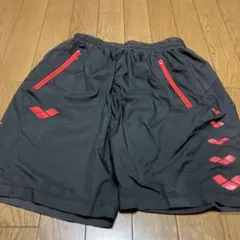 黒の短パンとピンクTシャツサイズS クリーム色短パンと緑TシャツサイズM