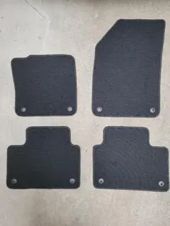 ボルボ　現行V60クロスカントリー　純正フロアマット ボルボv60クロスカントリー純正フロアマット VOLVO(ボルボ