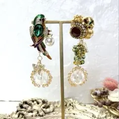 165 ブローチシリーズカラフルなオウムさん　ピアスorイヤリング