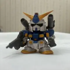 【中古美品】ガンダム 小型フィギュア ライフル付き　ガンプラ