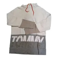 TOMMY JEANS ロングフーディ