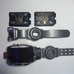 【当時品】仮面ライダー龍騎 DX Vバックル ＆ デッキ2種（龍騎・ナイト）