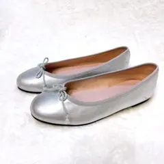 未使用 Pretty Ballerina フラットシューズ 白 Pretty Ballerinas(プリティ・バレリーナ）オンラインストア