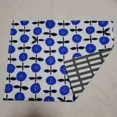 北欧調　ボタンのようなフラワー柄(ブルー)のランチョンマット