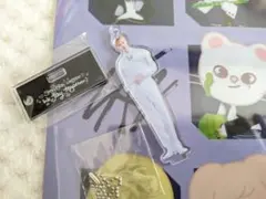 ＋Stray Kids ヒョンジン アクリルスタンドチャーム　展覧会＋