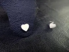 ホワイトハート 　マグネット　イヤリング　（ピアス風
