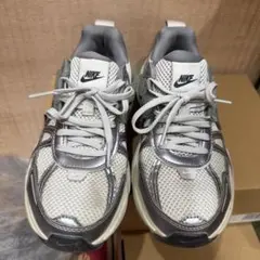 Nike V2K Run（ナイキ V2K ラン）