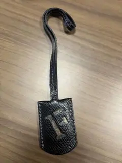 フルラ レザー バッグタグ チャーム　黒のサムネイル