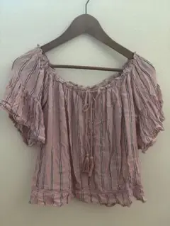 AMERICAN EAGLE OUTFITTERS オフショルダー
