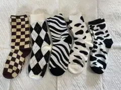 新品未使用　個性的なデザインの靴下５足セット