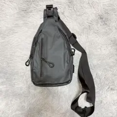 ❇️新商品❣️ボディバッグ ショルダーバッグ 防水 軽量 USB肩掛け
