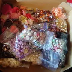 ビーズ・装飾パーツセット 大量コンパクトサイズ