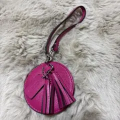 COACH ピンクレザー円形チャーム フリンジ付きミラー