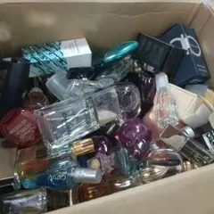 香水　まとめ売り　ゲラン　イブサンローラン　シャネル　lancomeなどのサムネイル