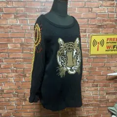 WC トラ　ビジュー　セーター