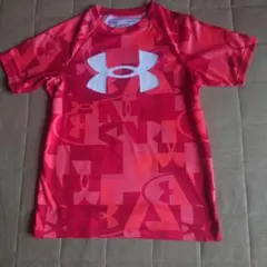 Under Armour 赤 パターン Tシャツ YLG