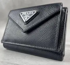 【極美品】RFID対応 プラダ 三つ折り 財布 三角ロゴ サフィアーノ