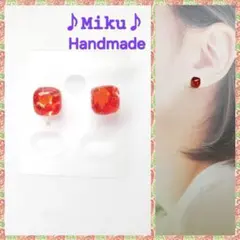 No.541-D　琉球ガラス⭐樹脂ポストピアス☆7mmスクエア型☆レッド