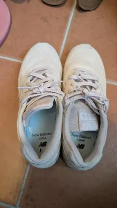 New Balance 23.5