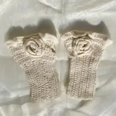 バラのアームウォーマー　アームカバー　手袋　フリル　かぎ針編み　ハンドメイド