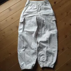 GU ホワイトカーゴパンツ リラックスフィット