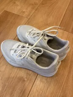 NEW balance 570 23cm ホワイトスニーカー　ニューバランス