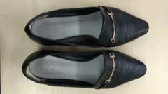 HIMIKO ブラック ポインテッドトゥ ローファー