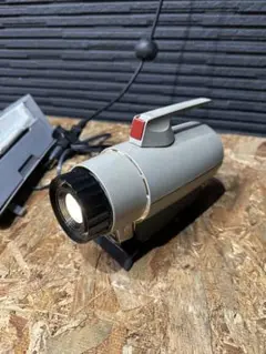 昭和レトロ　アンティーク　家庭用手動式映写機 と フィルム 昭和レトロ アンティーク 家庭用手動式映写機 と フィルム