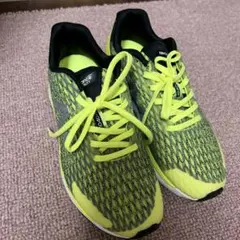 ニューバランス　ランニングシューズ23