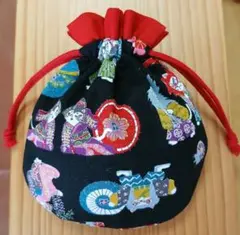 ハンドメイド まんまる巾着 猫 和柄 小物入れ プレゼント　歌舞伎　黒　赤