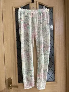 ❤️（株）ワールド　シアー素材レギンス、トレンカ❤️