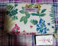 Cath Kidston トワイライトガーデン　二つ折り財布　キャス・キッドソンのサムネイル