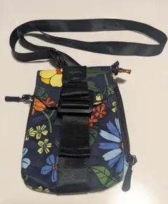 [新品] KiU 花柄 ショルダーバッグ ミニバッグ♥プロフィール読んでね。のサムネイル